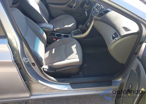 2016 Hyundai Elantra Se z USA, uszkodzony, nr VIN 5NPDH4AE3GH764935